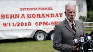  49041211 0101361581 1 - Koran-protest pastor Terry Jones invited to UK rally