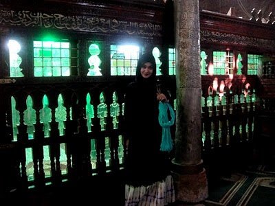 8imamsyafiimasjidJPG 1 - found this blog about the merchant's daughter trip to Egypt