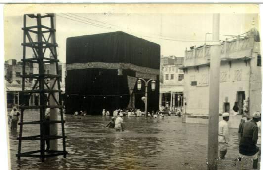 Kabba20flood 1 - Ka'ba.The house of Allah SWT.