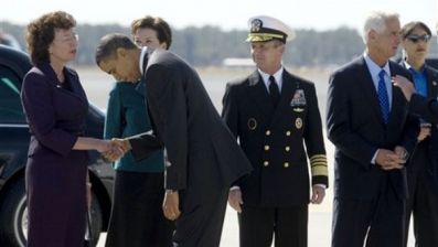 obama2 tampa 012810 1 - Obama the bow master!