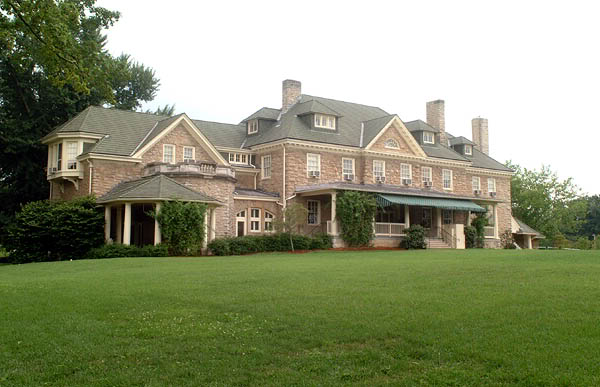 BerryHillMansion-1.jpg