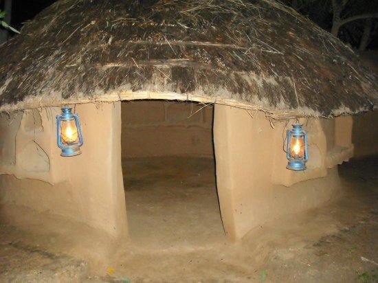 112177488401oldindianhuts-1.jpg