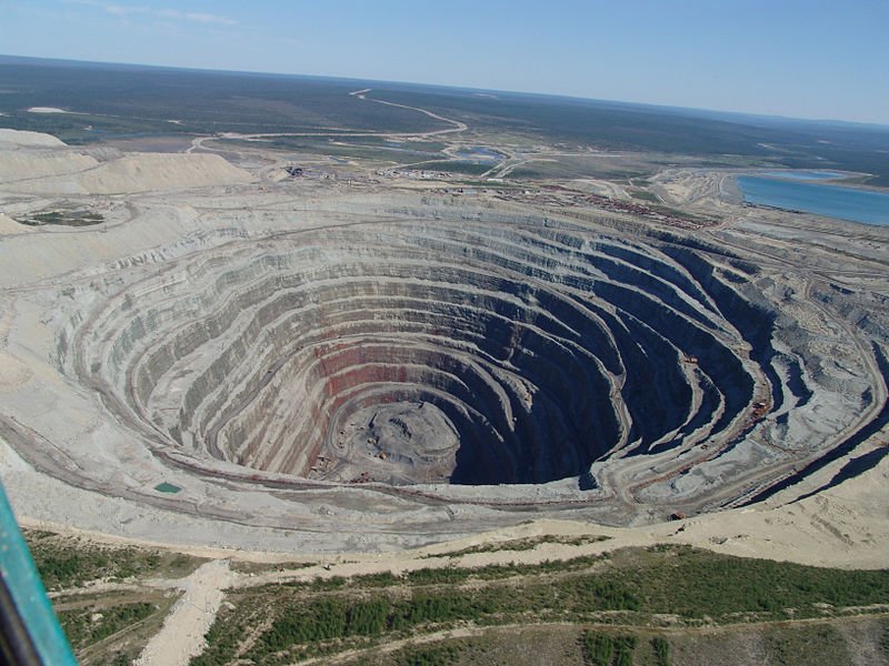 800pxUdachnaya pipeJPG 1 - The Most Deepest Holes On Planet Earth.