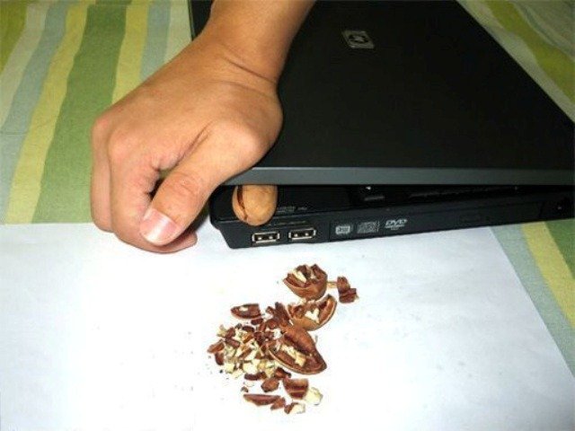 LaptopFunny28129-2.jpg