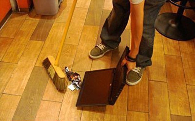 LaptopFunny28629-1.jpg