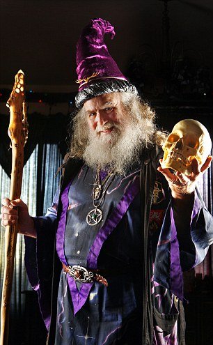 article00D6A9CAF000005DC4 306x495 1 - Real-life Dumbledore opens world's first wizard school.