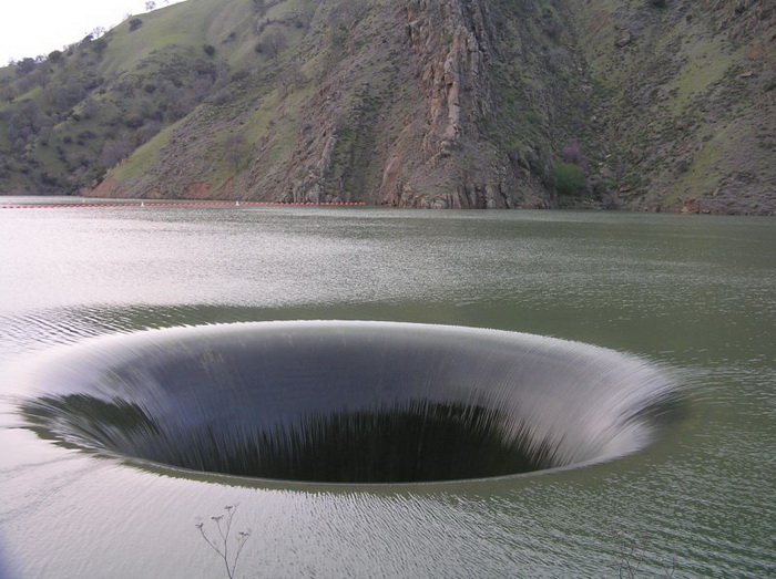 awesome photos07 1 - The Most Deepest Holes On Planet Earth.