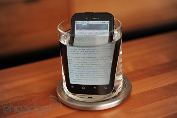motoroladefyreview16sm-1.jpg