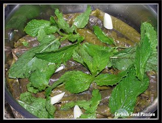 GrapeLeavesReadytoCook-1.jpg