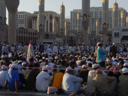 21iftarmadinah2 1 - The Most Precious Moments In The Most Precious Places.