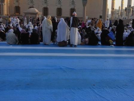 21iftarmadinah22 1 - The Most Precious Moments In The Most Precious Places.