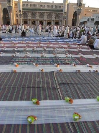 21iftarmadinah24 1 - The Most Precious Moments In The Most Precious Places.