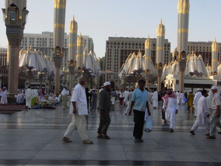 21iftarmadinah6 1 - The Most Precious Moments In The Most Precious Places.