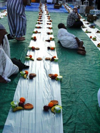 21iftarmadinah9 1 - The Most Precious Moments In The Most Precious Places.