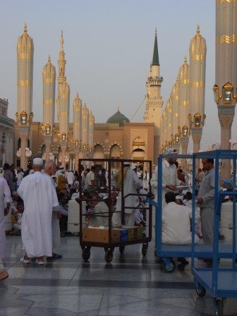 madinah2iftar2 1 - The Most Precious Moments In The Most Precious Places.