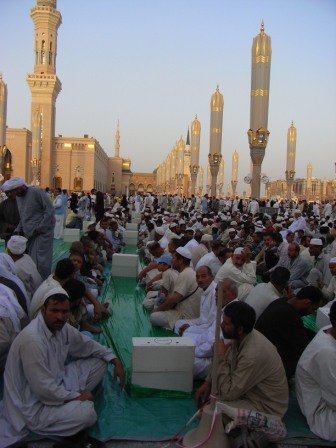 madinah2iftar4-1.jpg