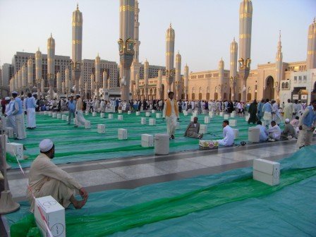 madinah2iftar6 1 - The Most Precious Moments In The Most Precious Places.