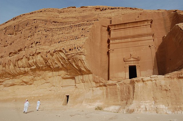 Mada2527inSaleh3 1 - Living Rock – Massive Monuments Carved In Situ.