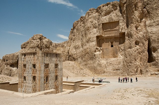 NaqsheRustam1 1 - Living Rock – Massive Monuments Carved In Situ.