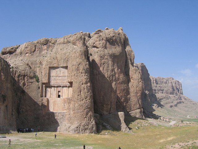 NaqsheRustam3 1 - Living Rock – Massive Monuments Carved In Situ.