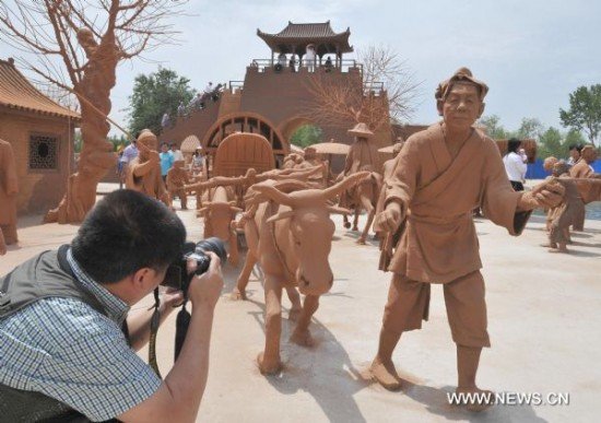 Tangshanclaypark5550x387 1 - China Inaugurates Park Made Entirely Out of Clay.