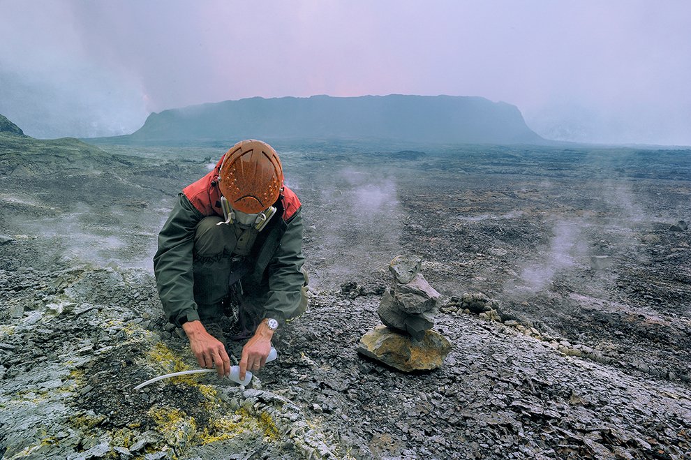 bp18 1 - Journey to the Center of the World.