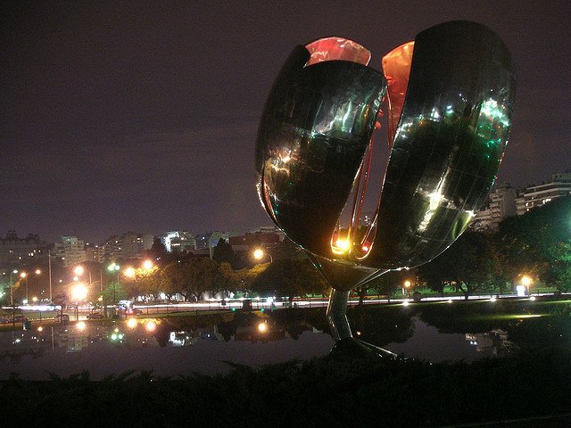 3 1 - Floris Genérica- The Big Metal Flower of Buenos Aires.