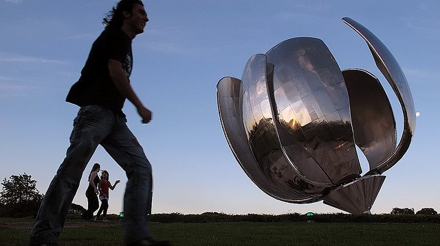 4 1 - Floris Genérica- The Big Metal Flower of Buenos Aires.