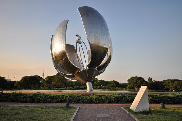 7 1 - Floris Genérica- The Big Metal Flower of Buenos Aires.