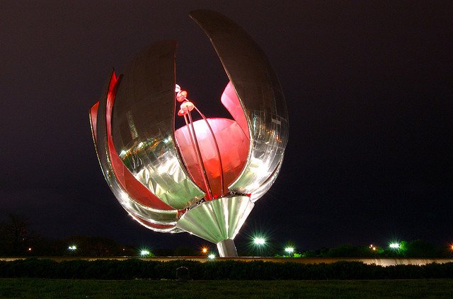 9 1 - Floris Genérica- The Big Metal Flower of Buenos Aires.