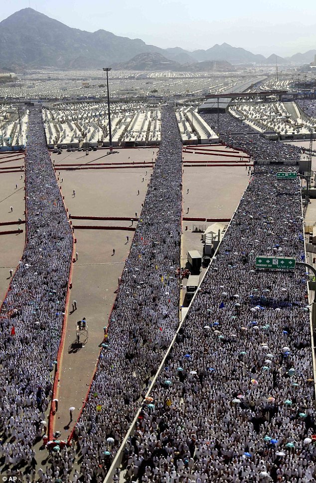 article20582840EB0630600000578291 634x96 1 - Hajj 1432/2011 pictures