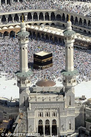 article20582840EB4AB4D00000578843 306x45 1 - Hajj 1432/2011 pictures