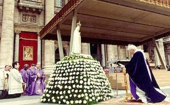 bow_before_mary-1.jpg