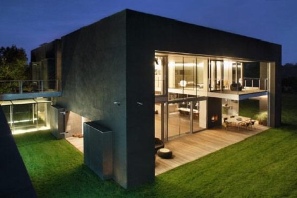 zombieproofhouse-1.jpg