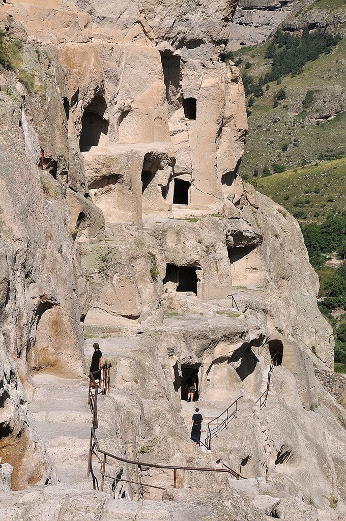 4864186548 06091d0572 b 1 - The Cave City of Vardzia.