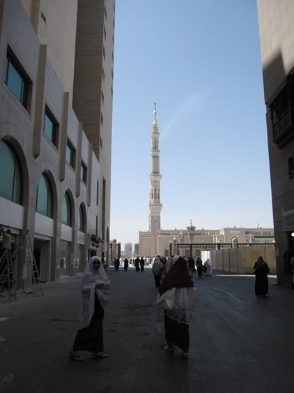 masjidnabawialley2 1 - How many of you have made your pilgrimage to Mecca? Share your experiences!