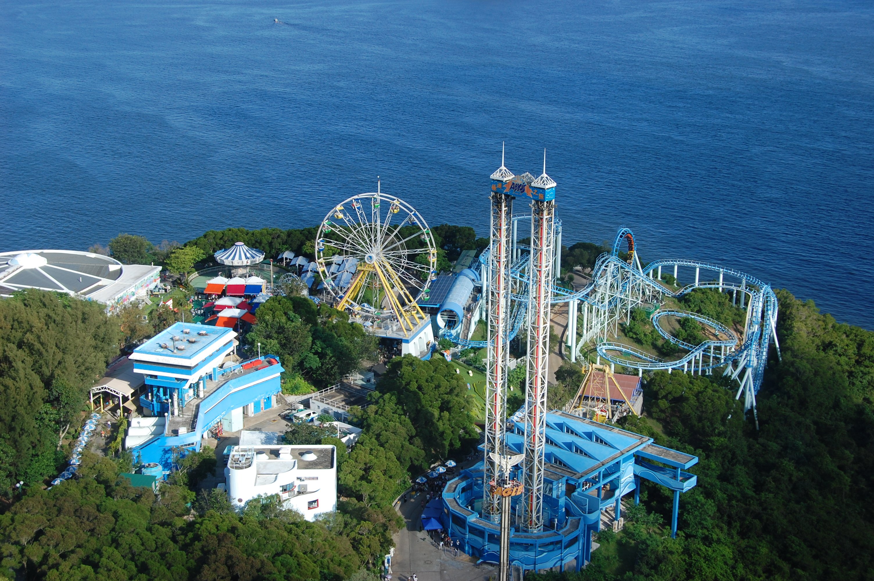 Rides_in_HK_Ocean_Park-1.jpg