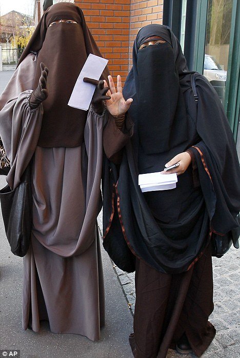 article20735790F27061300000578340 468x69 1 - first woman to be jailed for wearing banned Islamic veil