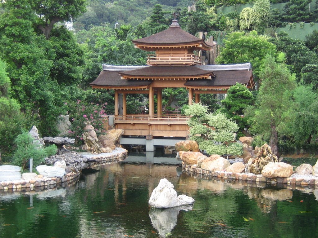 beautifulgreenchineesegardeninhongkong-1.jpg