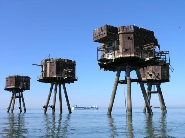 AluxuriousaquaticzombieproofFortress577-1.jpg
