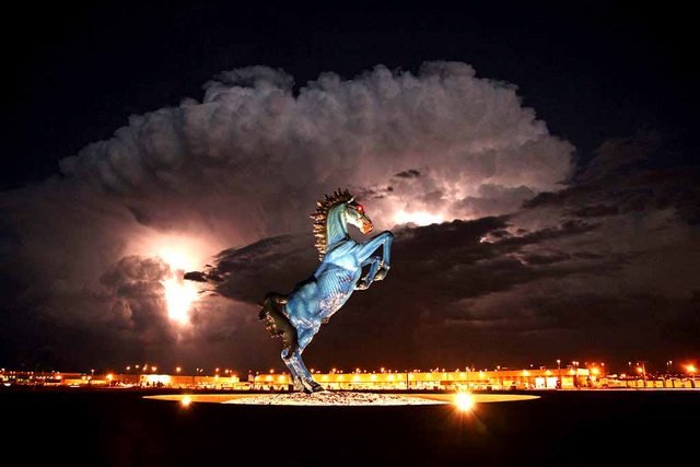 AstormrollsinattheDenverAirport833-1.jpg