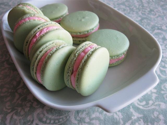 IMG 9634Small 1 - How many calories are in those Laduree macroons?