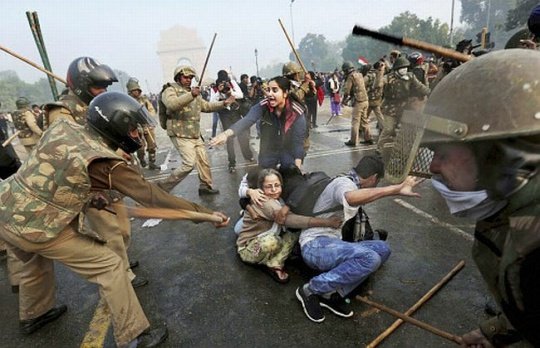delhi_protests_1356349901_540x540-1.jpg