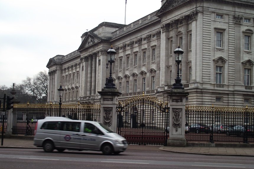 fbuckinghampalace_zpsa08ead91-1.jpg