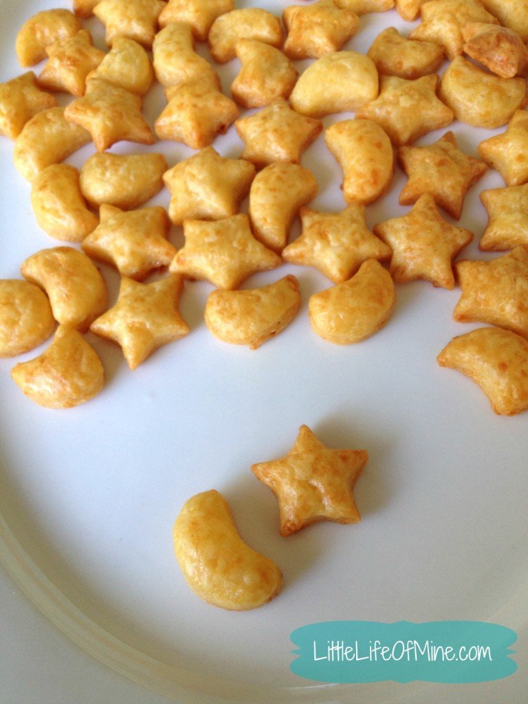 homemadecheddarcrackers768x1024-1.jpg