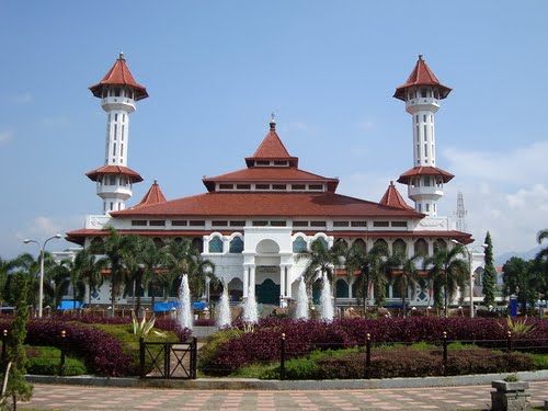 24158389 1 - Mosques in Indonesia
