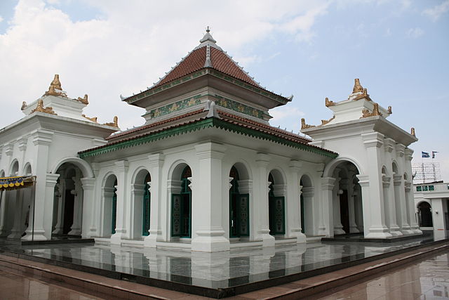 640pxMasjid_Agung_Palembang-1.jpg