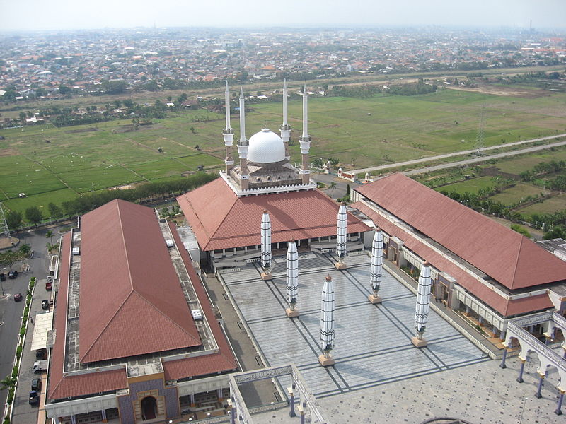 800pxMesjid Agung Semarang 2009 1 - Mosques in Indonesia