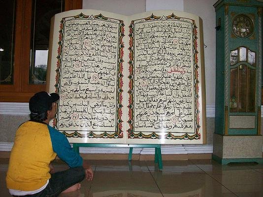 MembacaAlQur2527ankayudiMasjidAgungSumed-1.jpg