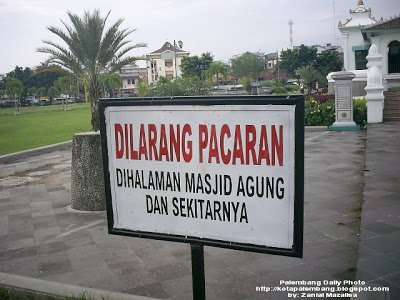 dilarang-1.jpg
